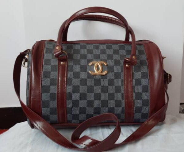 Elegant Checkered Handbag – Maroon & Charcoal